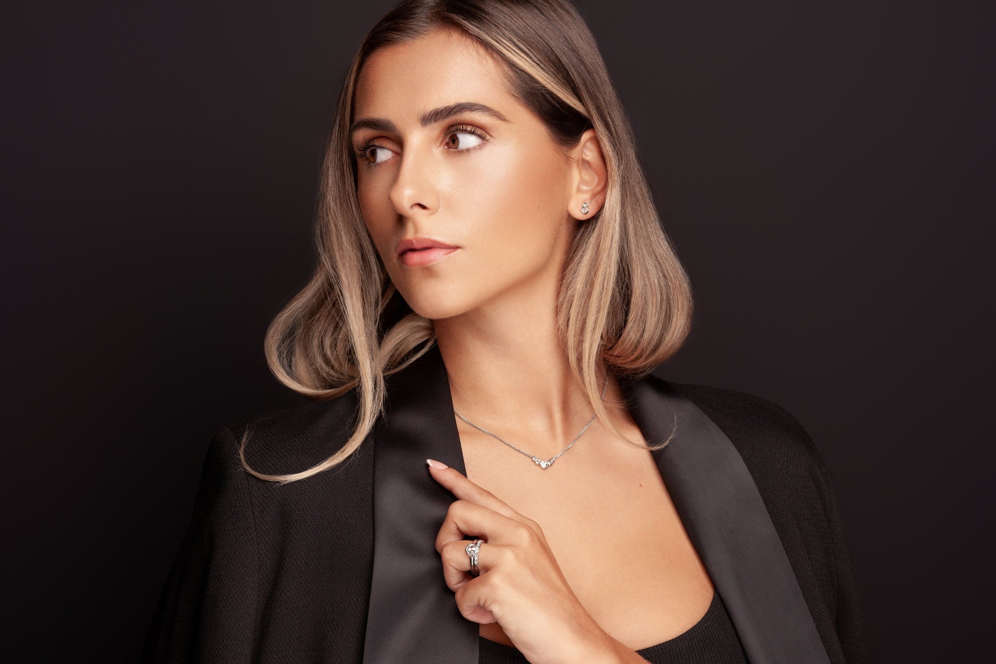 Model Wearing Rose Cut diamond jewellery pieces